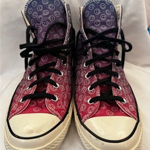 Happy Face Men’s Converse Size 13 high top fashion sneakers. Great Condition